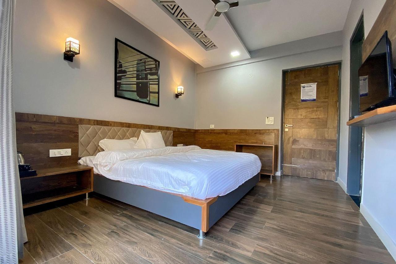 Sl Manor Hill Resort موسوري المظهر الخارجي الصورة